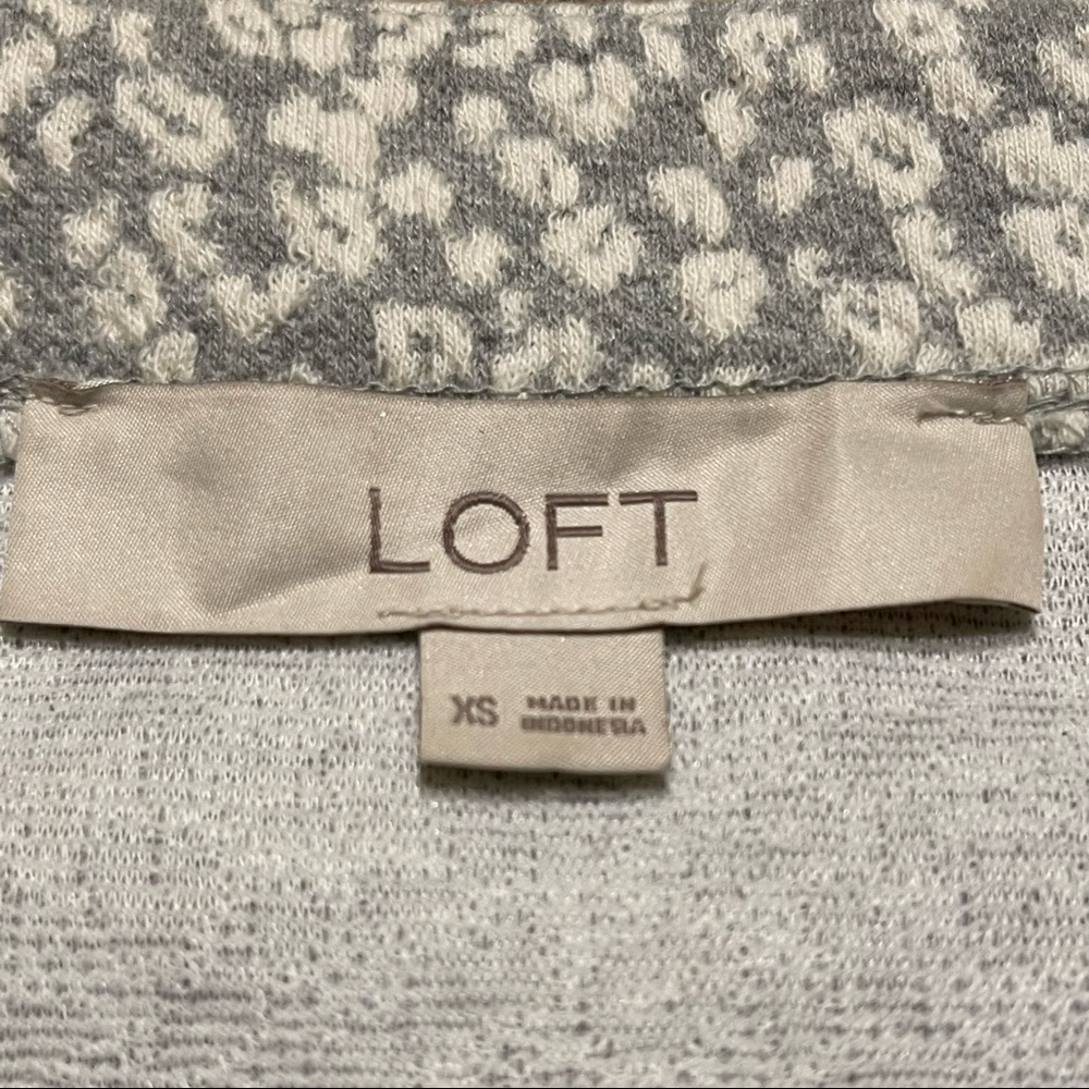 WOMEN’S LOFT BLOUSE TOP - Picture 2 of 4